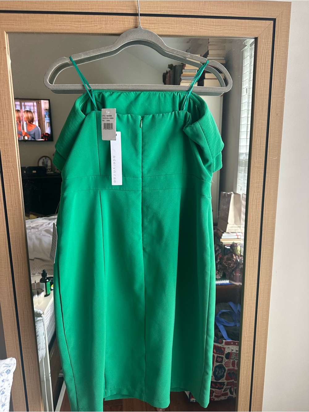 Adelyn Rae Emerald Green Ruffle Sheath Dress - Picture 2 of 3